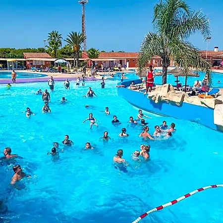 Hotel Flora Park & Aquarock 3*